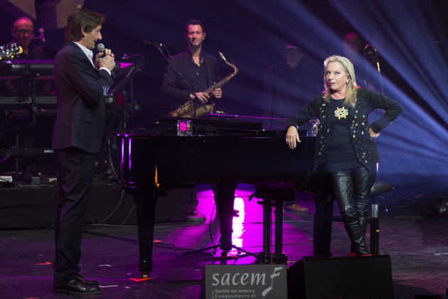 Pierre Palmade remet le prix spécial de la SACEM à Véronique Sanson en 2015