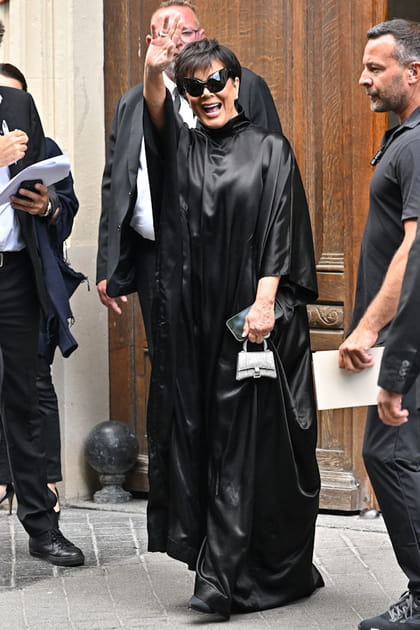 Kris Jenner au d&eacute;fil&eacute; Balenciaga