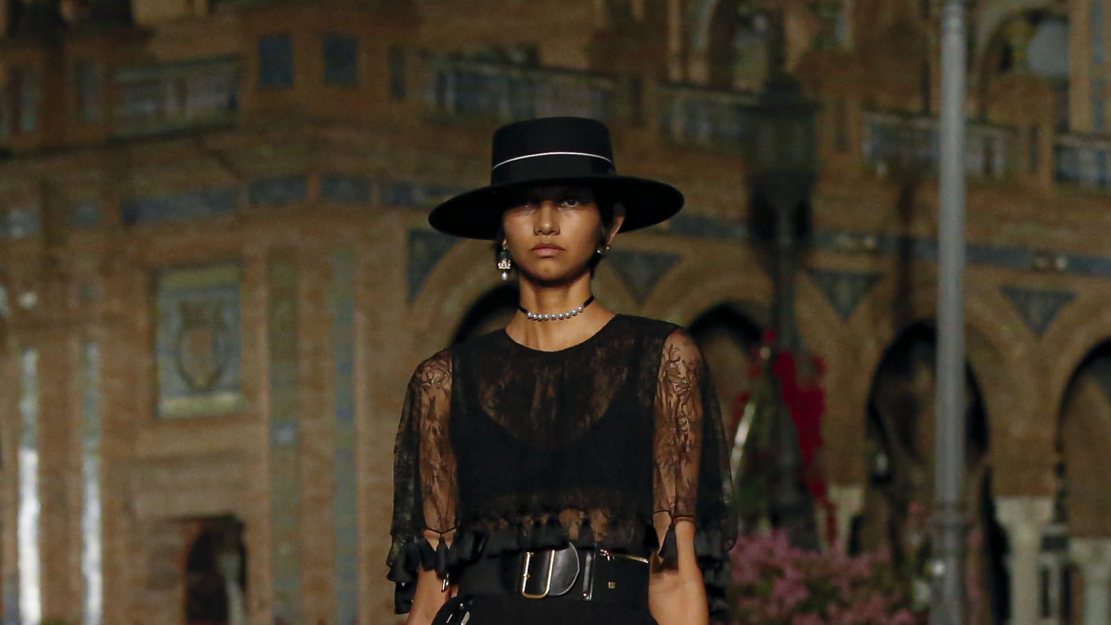 Look 24