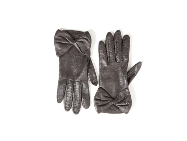 Gants orn&eacute;s de n&oelig;uds de Paule Ka