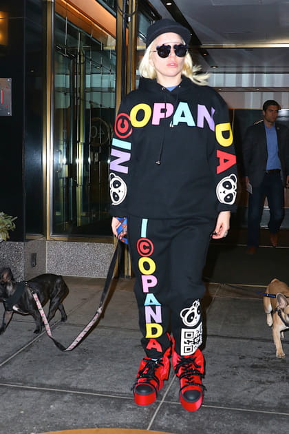 Lady Gaga en sweat et pantalon assorti Nicopanda
