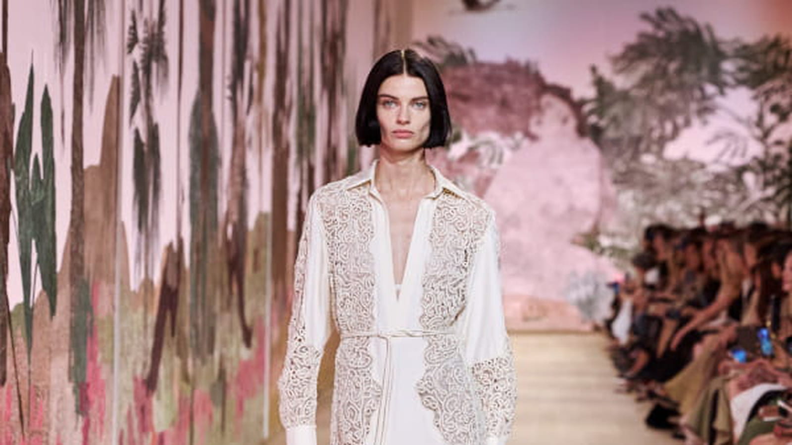 Look 16 