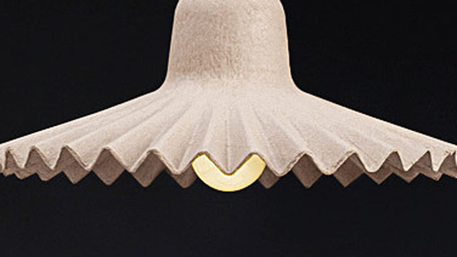 Suspension Egg of Columbus de Valentina Carretta
