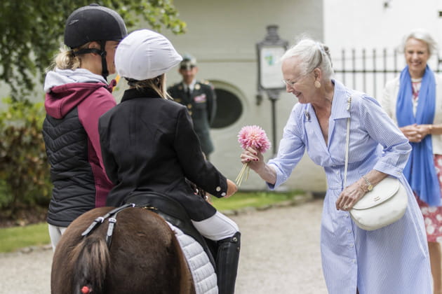 La reine du Danemark Margrethe II, fraîche comme une fleur