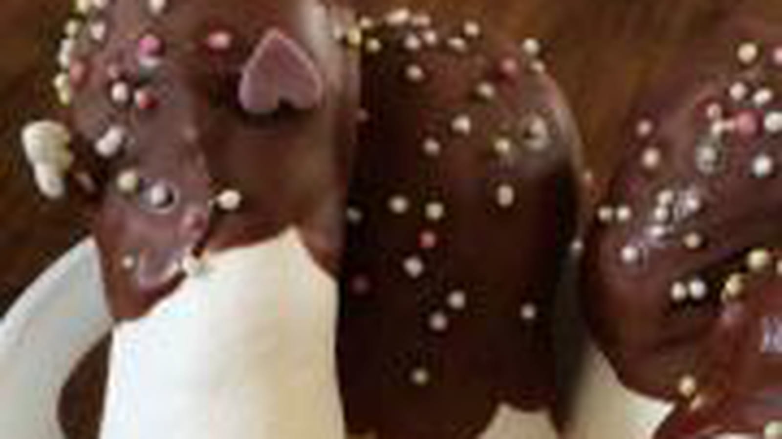 Baguettes magiques : meringues nappées de chocolat au lait