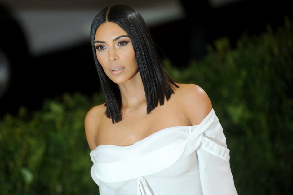 Kim Kardashian, soign&eacute;e avec son carr&eacute; XL on fleek