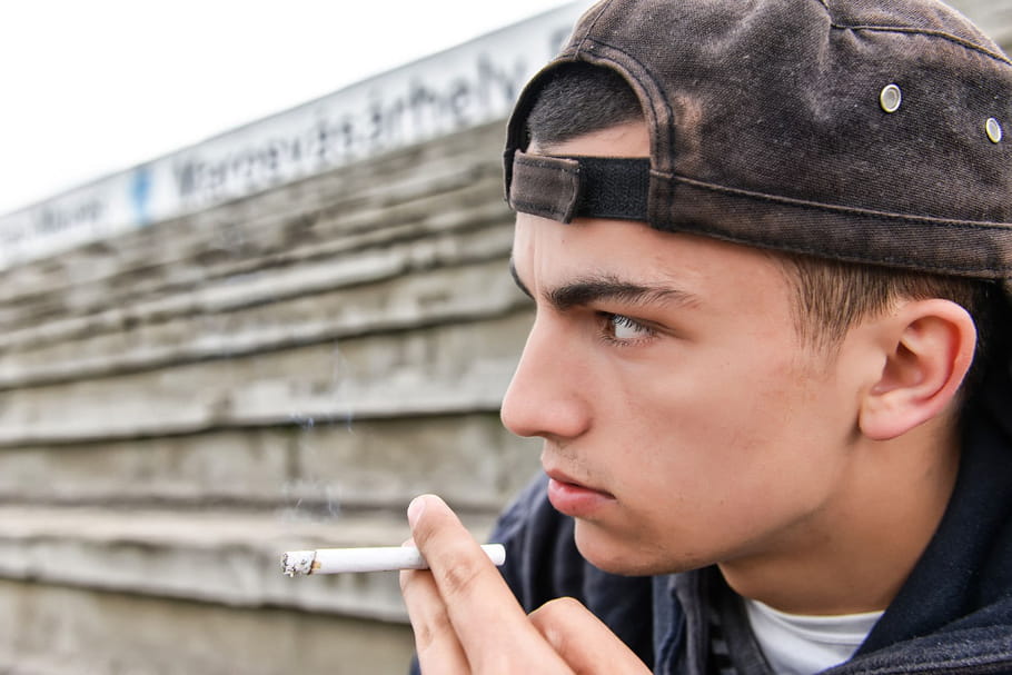 Sport, tabac, alcool... La France doit faire plus d'efforts pour la santé des jeunes