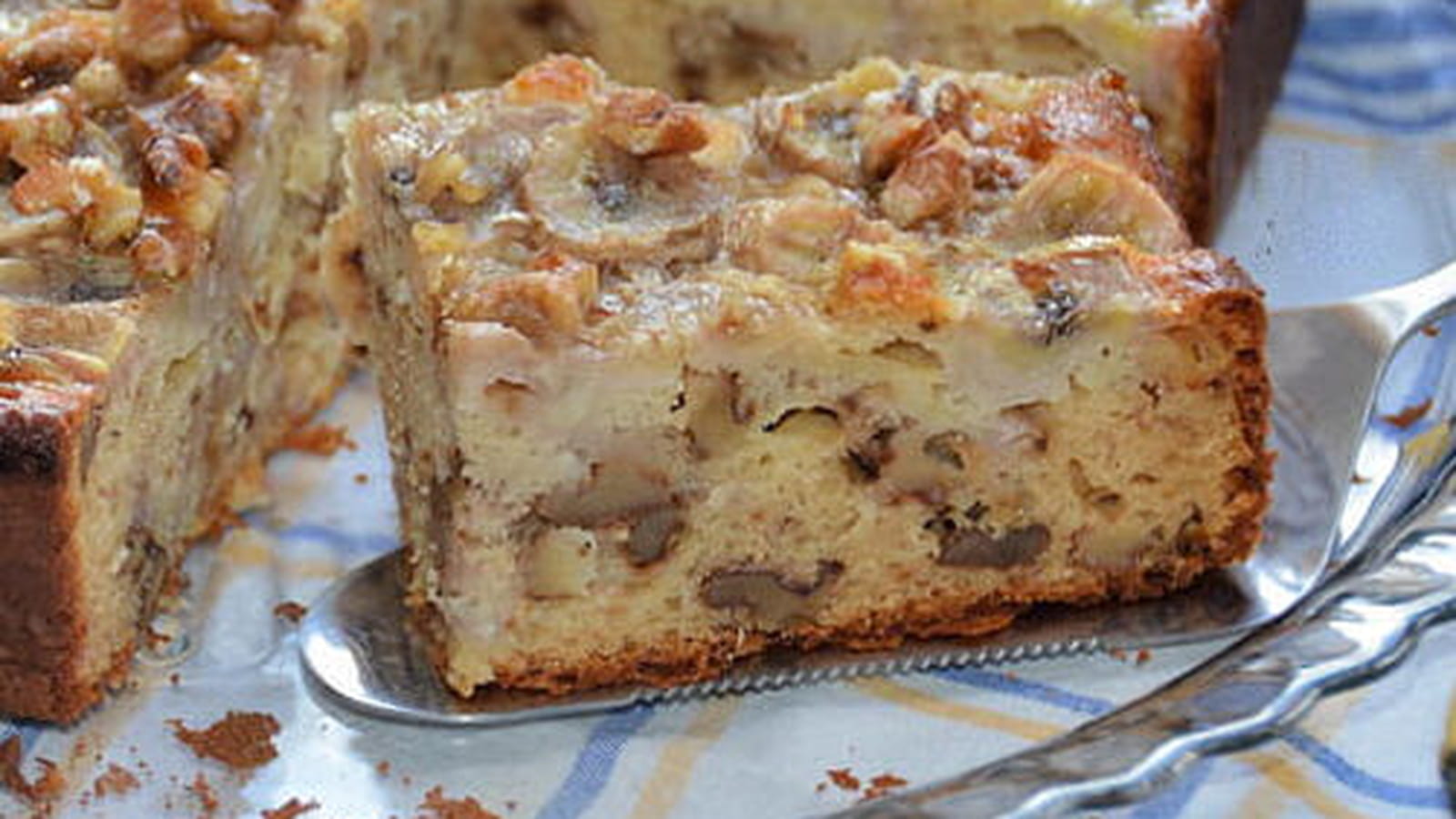 Gâteau au chocolat blanc, banane et noix