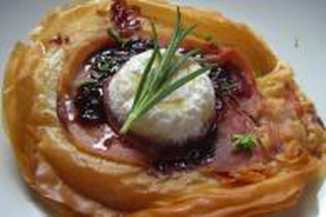 Croustillant au jambon de Bayonne et chèvre chaud