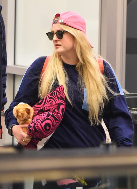 Meghan Trainor : la chanteuse a un oreiller perso pour prendre l'avion