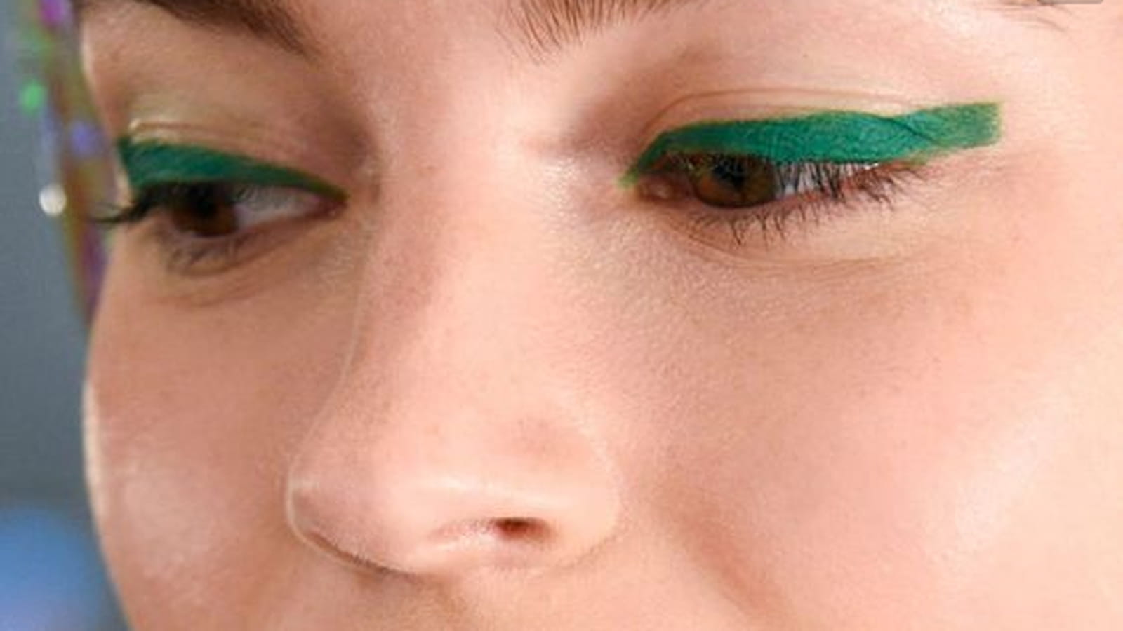 Green eyeliner