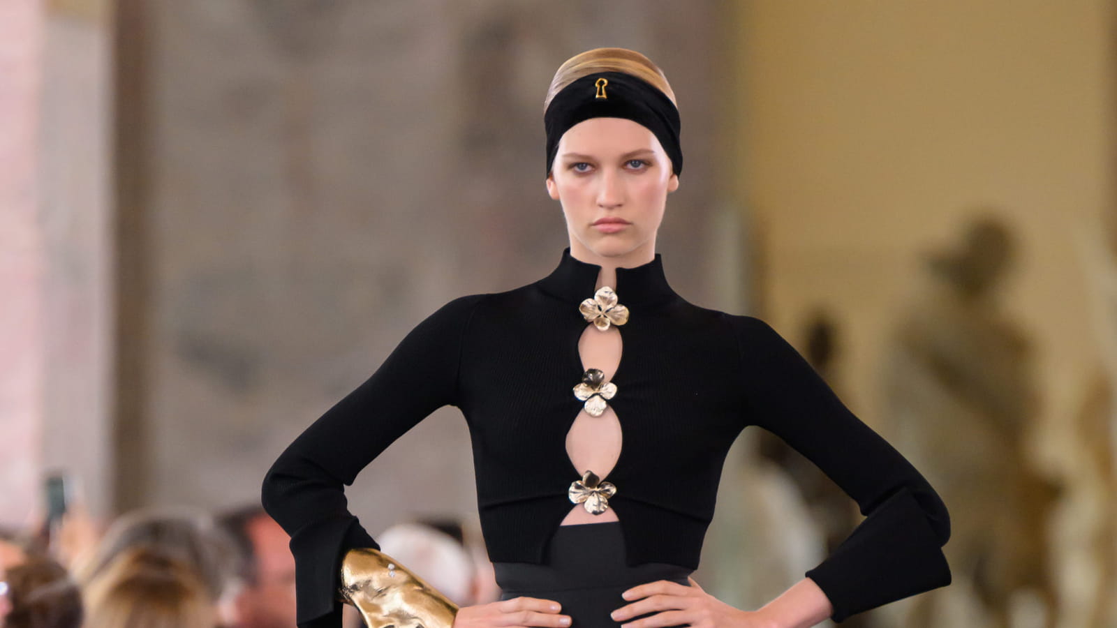 Look 18