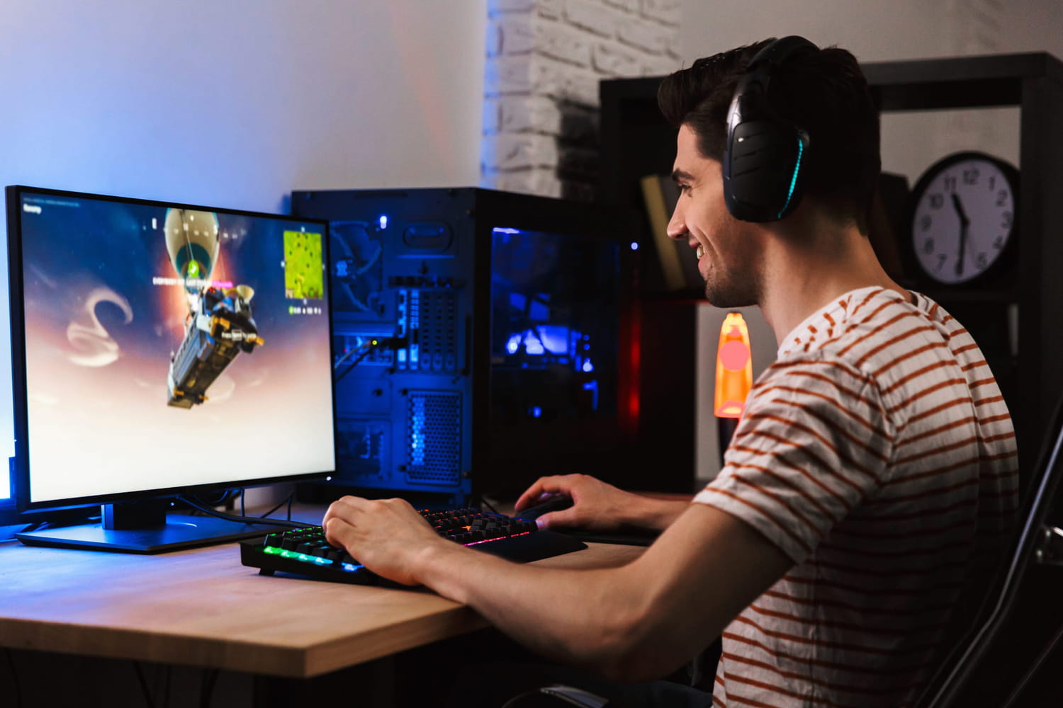To sabotage their rival’s game, these gamers call in the heavily armed police To sabotage their rival’s game, these gamers call in the heavily armed police