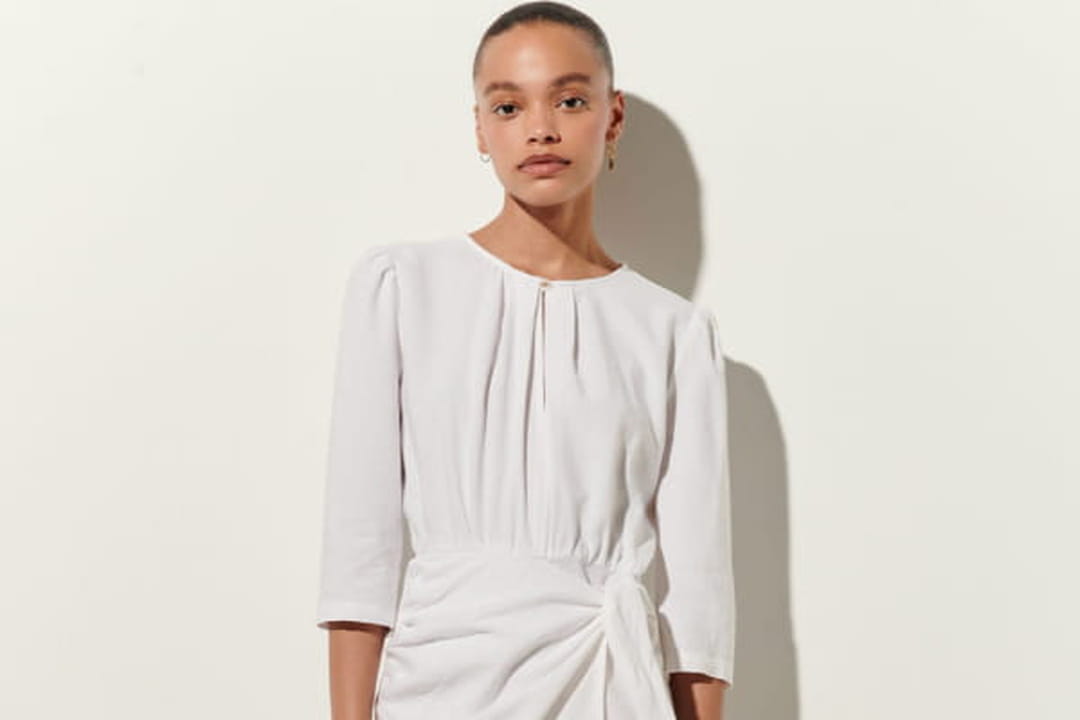 Robe Blanche Courte Devant Et Longue Derriere Robe blanche courte nouée