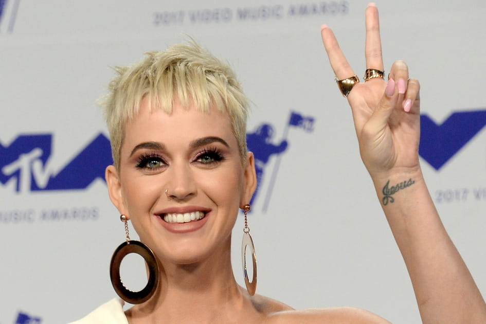 Jesus tatou&eacute; sur le poignet de Katy Perry