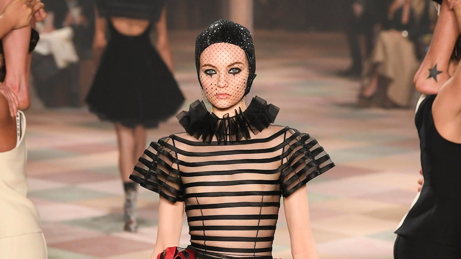 Look 10