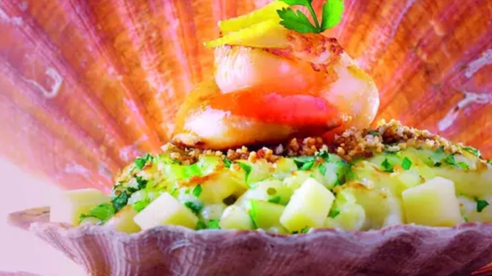 Cassolette de Saint Jacques, coquillettes au Beaufort comme un risotto