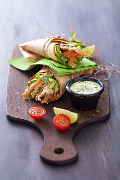 Wrap v&eacute;g&eacute;tarien au concombre, curry et citron vert