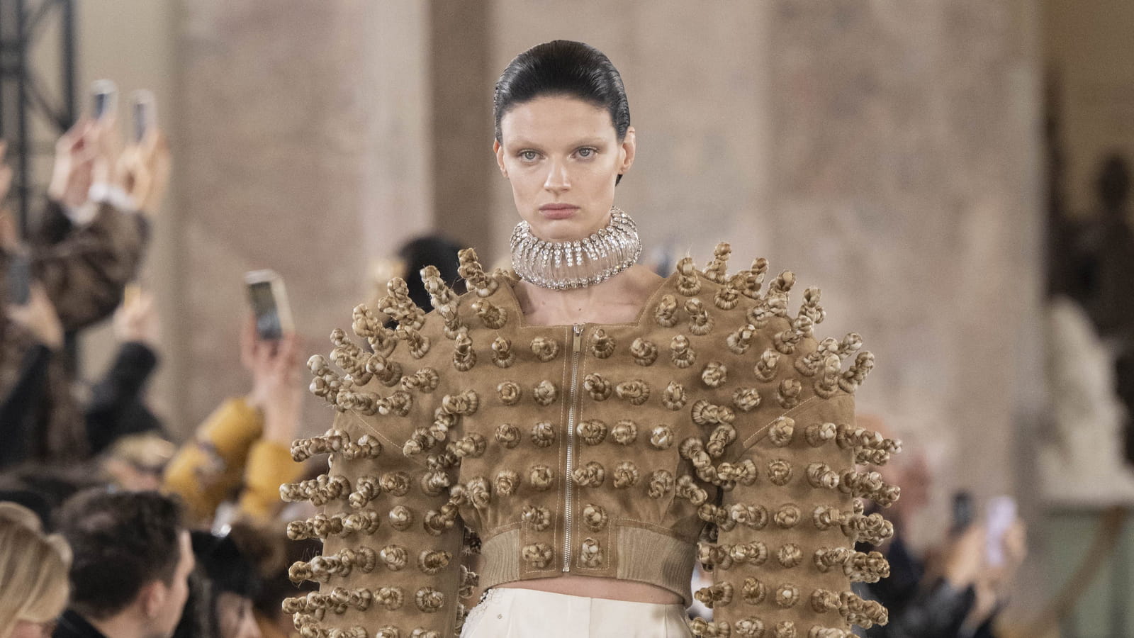 Look 23 du défilé Schiaparelli