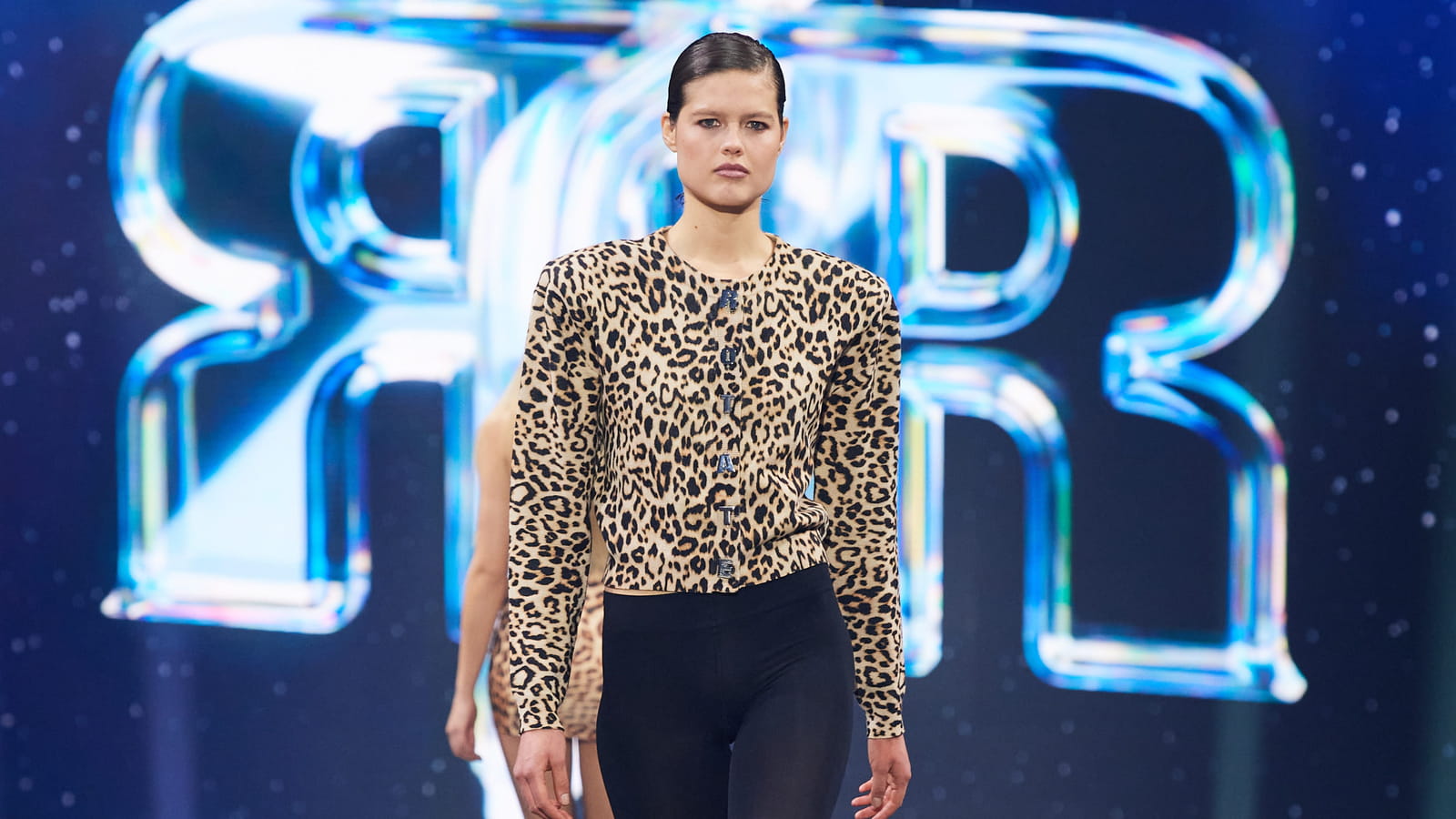 Look 19