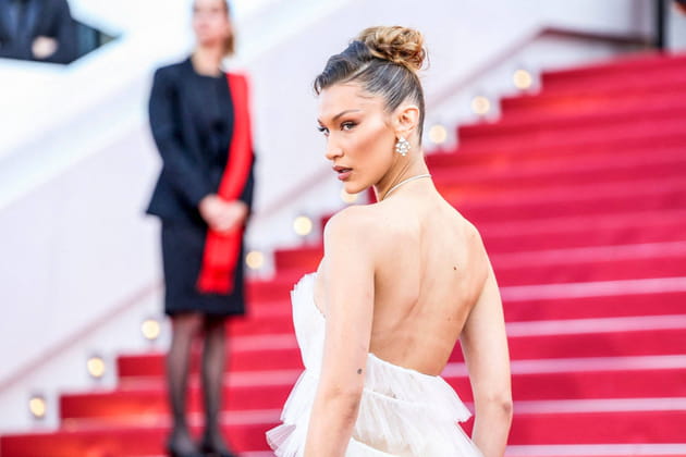 La sculpturale Bella Hadid est pr&ecirc;te pour la mont&eacute;e des marches