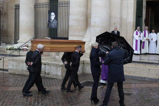 Obsèques de Michel Blanc : la troupe du Splendid, Carole Bouquet, Clotilde Courau font leurs adieux - PHOTOS