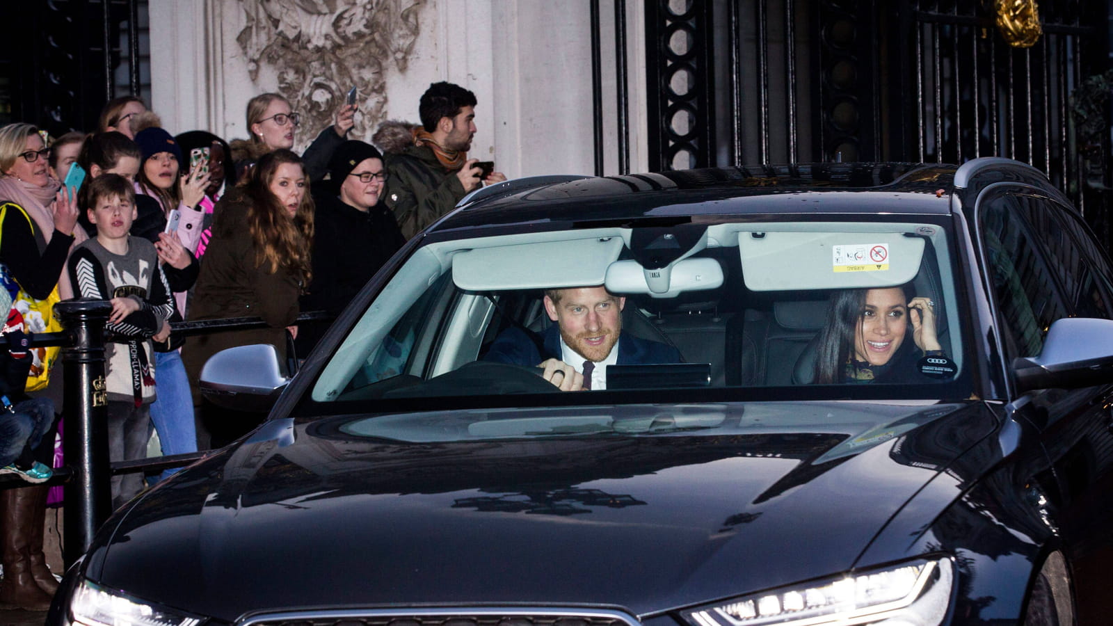 Meghan Markle et Prince Harry, en route pour Buckingham Palace