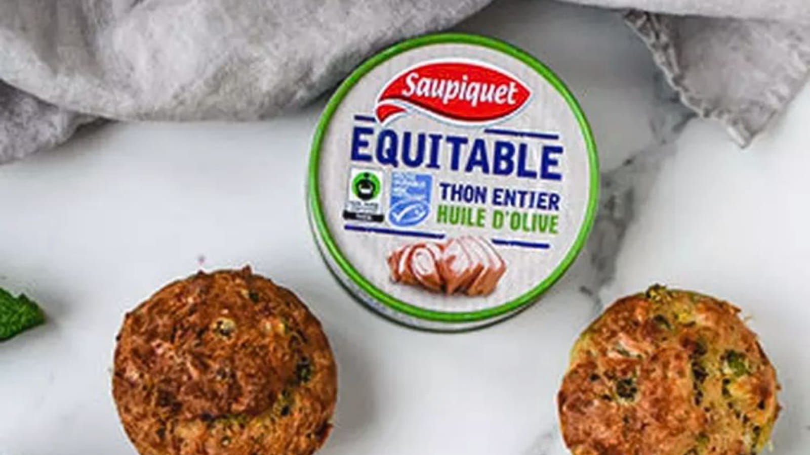 Muffin au thon, courgette, petits pois et feta