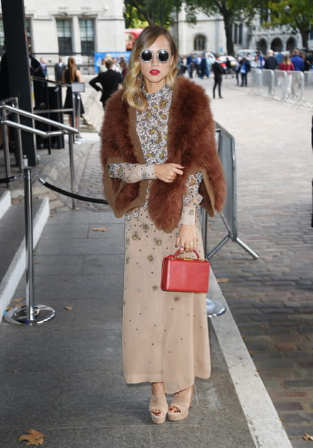 Suki Waterhouse au d&eacute;fil&eacute; Topshop Unique