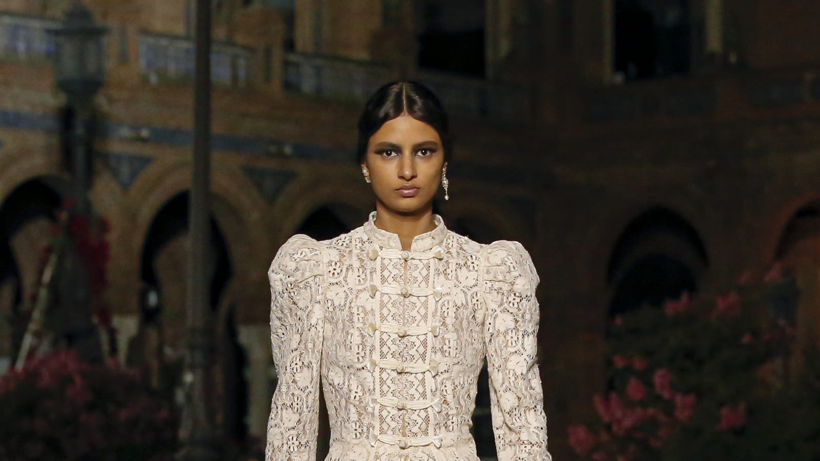 Look 10