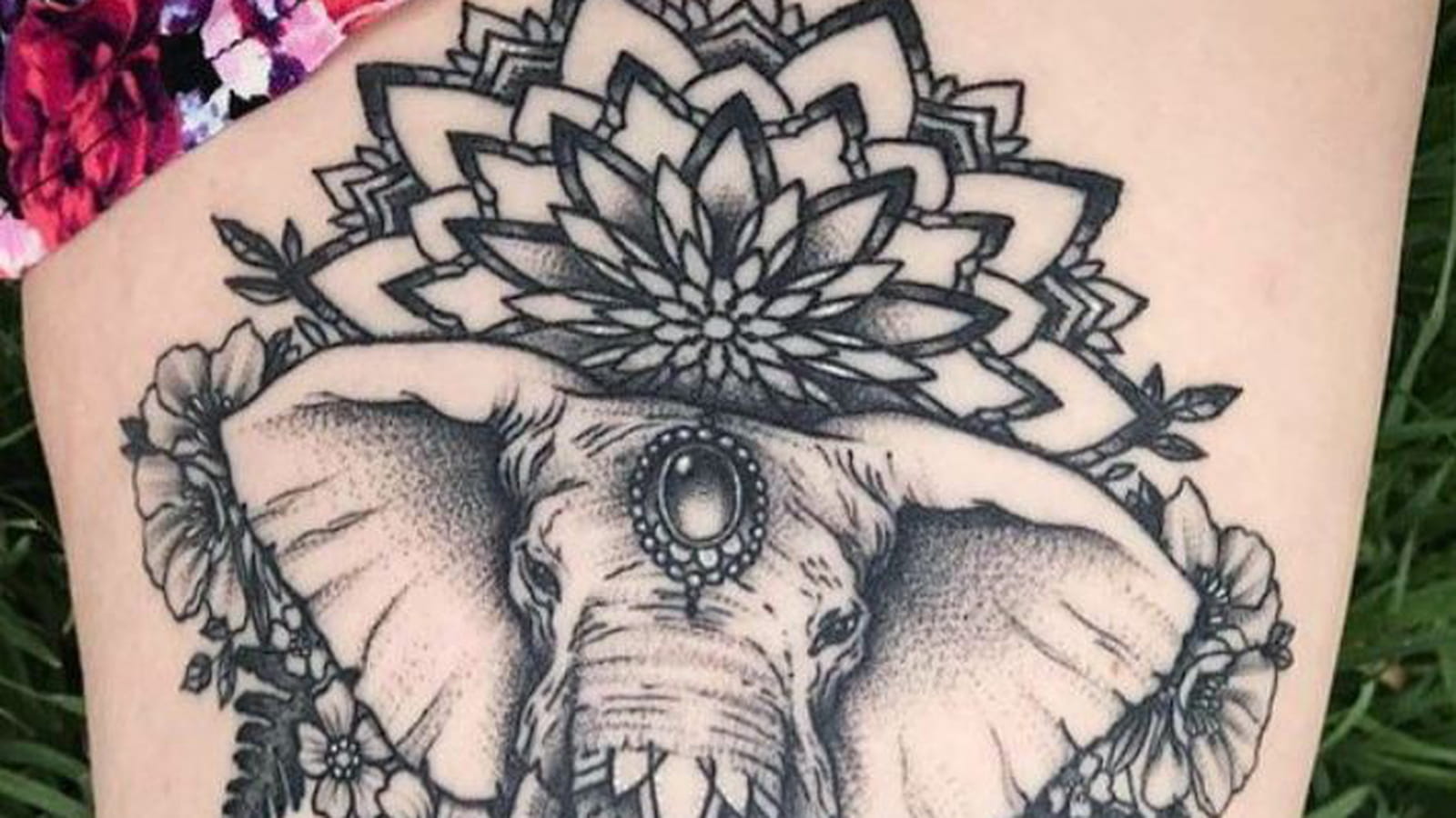 Éléphant mandala sur la cuisse