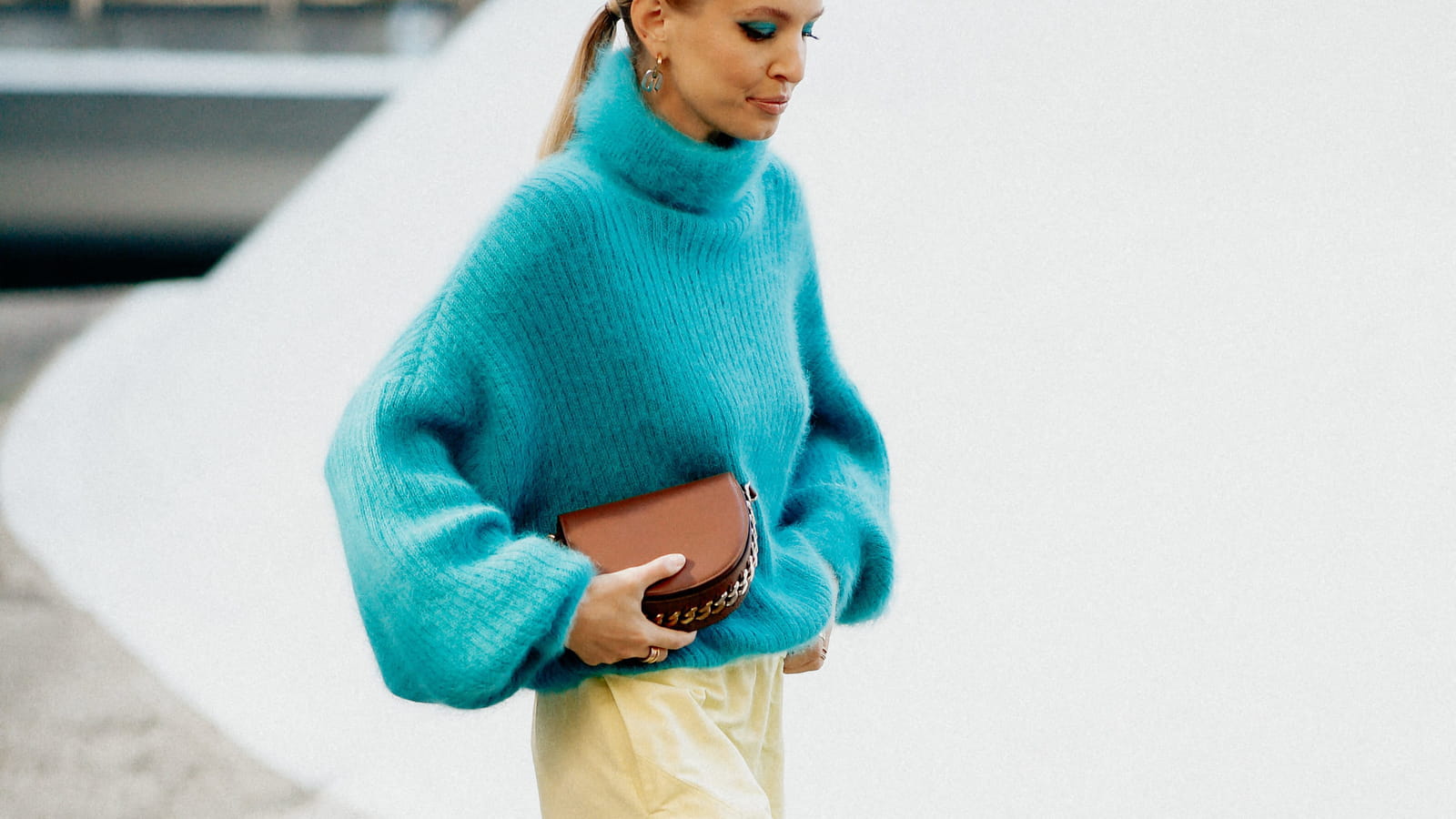 65 looks inspirants pour rester stylée en gros pull d'hiver