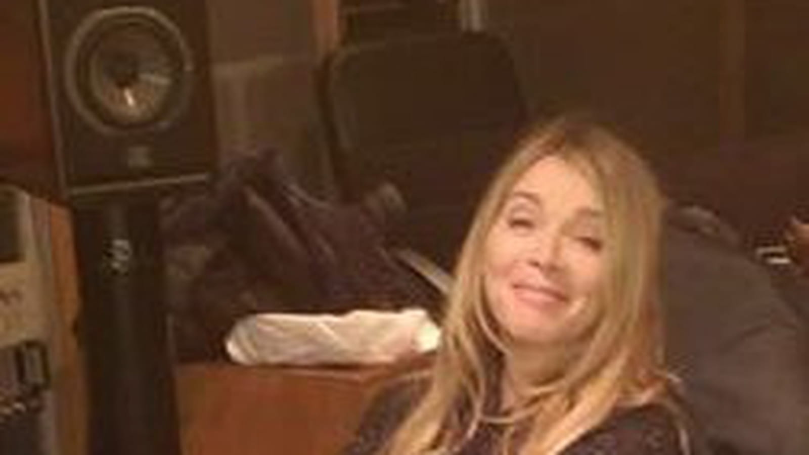 Hélène Rollès en studio