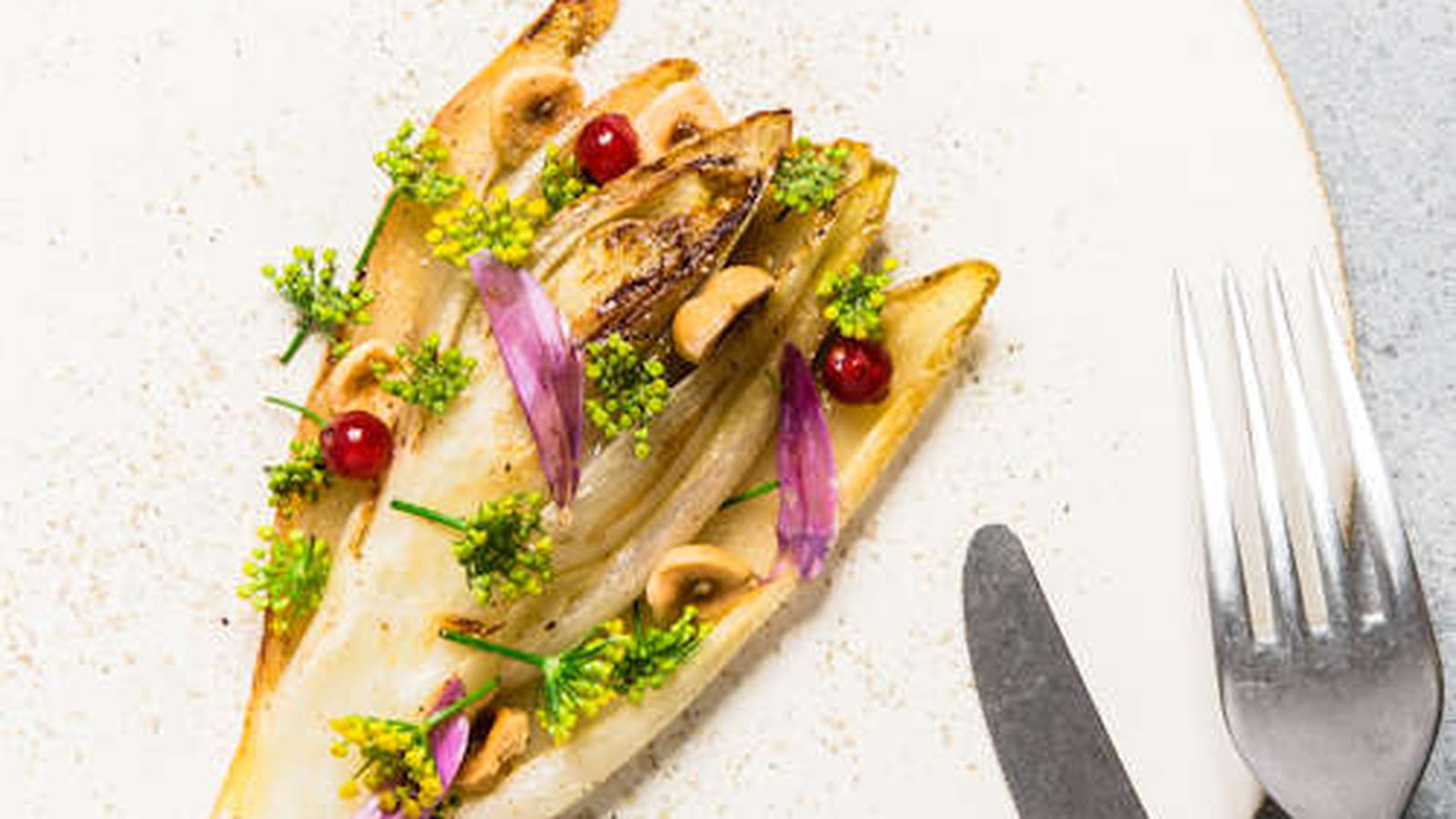 Endive rôtie, noisettes et vinaigre Vedetta Ortalli
