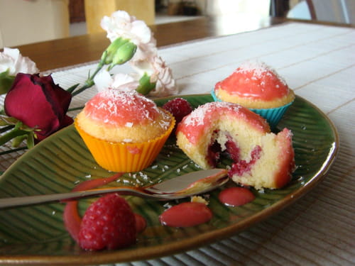 Cupcakes aux framboises et à la noix de coco : la recette facile