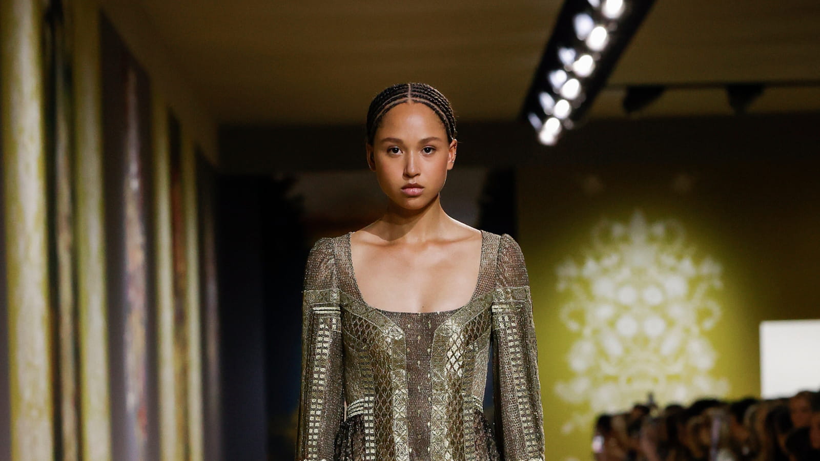 Look 64