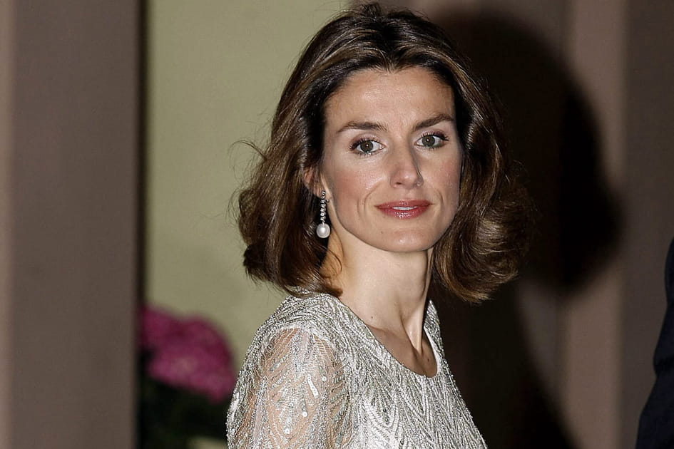 Le carr&eacute; souple de Letizia d'Espagne