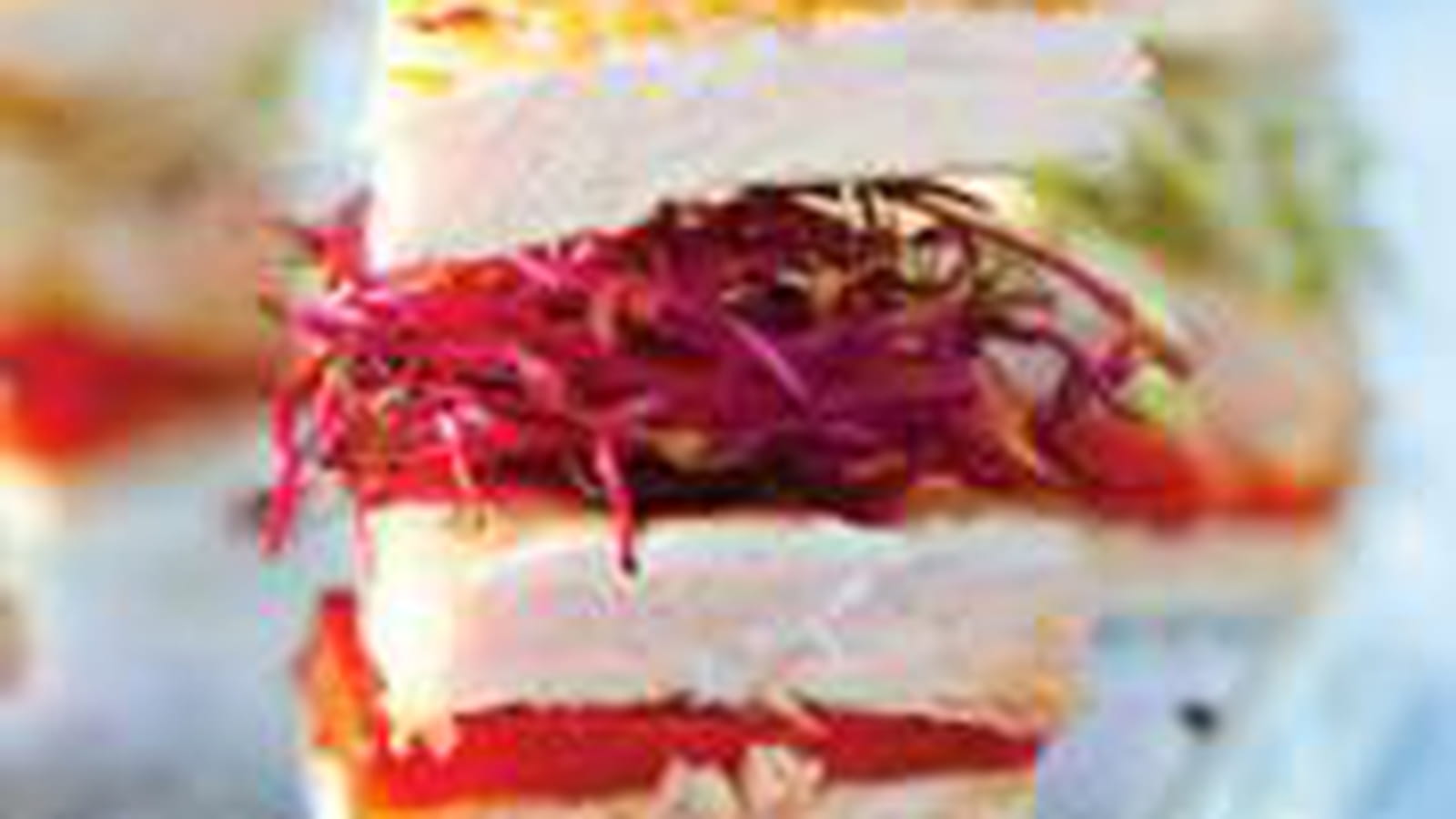 Club sandwich de dinde aux pousses de radis