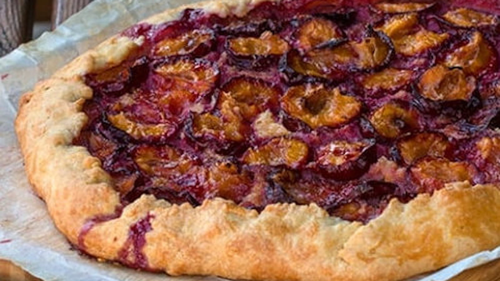 Tarte rustique aux quetsches, à la crème d’amande