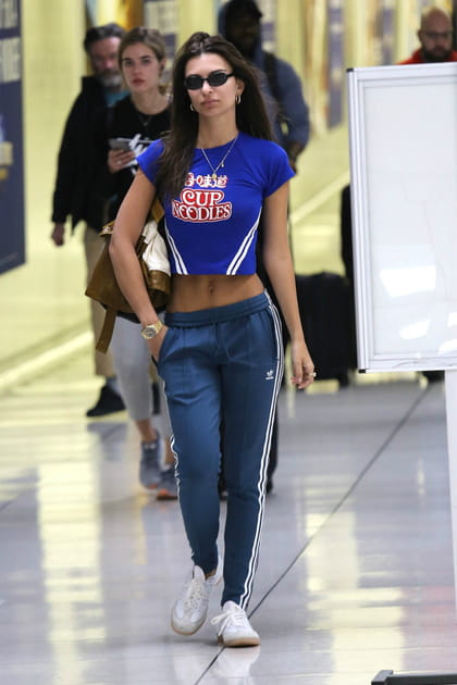 Emily Ratajkowski en crop top