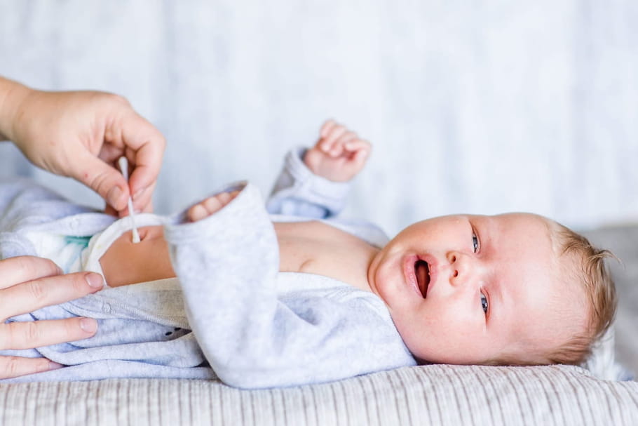 Cordon ombilical : comment le couper à la naissance, à quoi sert-il ?