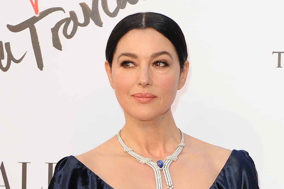 Le look stricte de Monica Bellucci