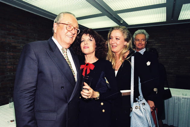 Jean-Marie Le Pen, accompagné de sa femme Jany et leur fille Marine en 1997