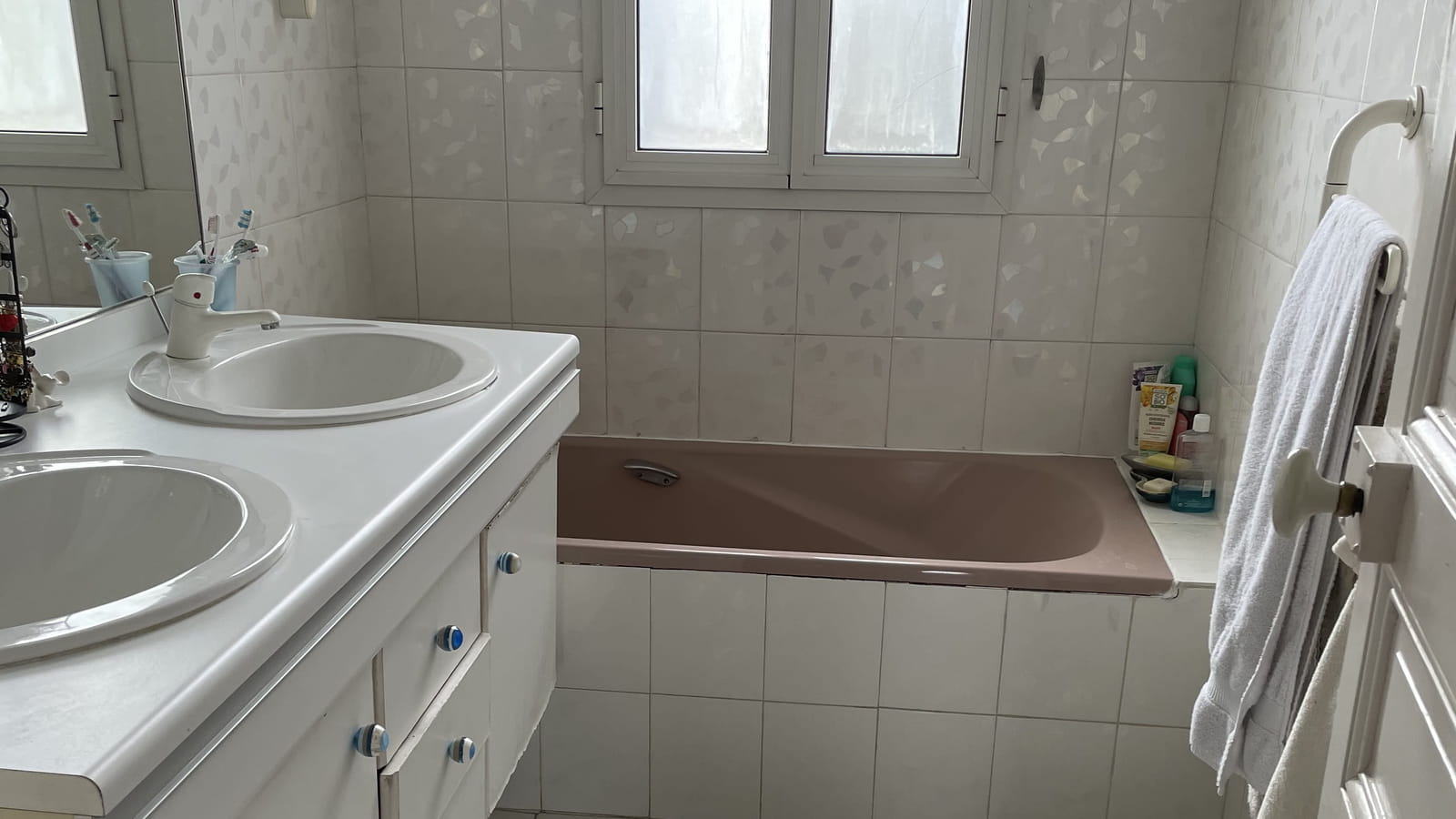 Salle de bains avant