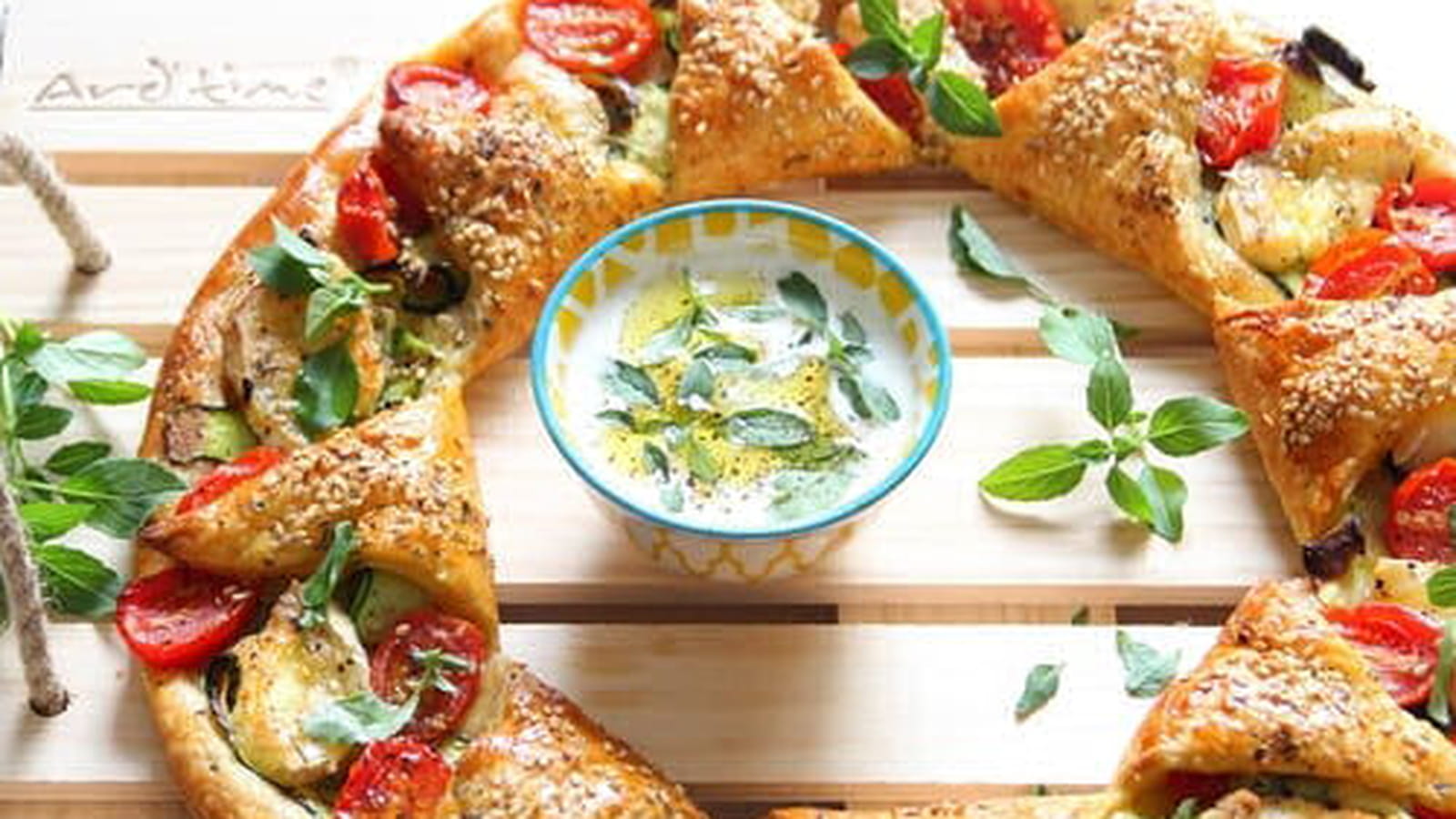 Tarte couronne à la courgette, chèvre et tomates cerise