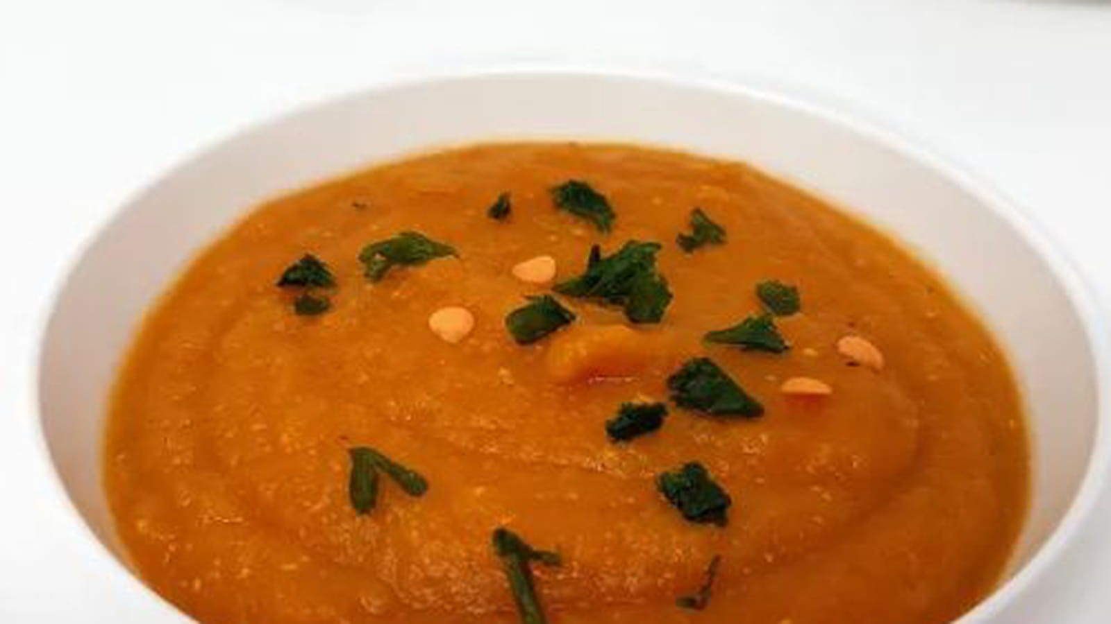 Velouté de lentilles corail tomates et curcuma