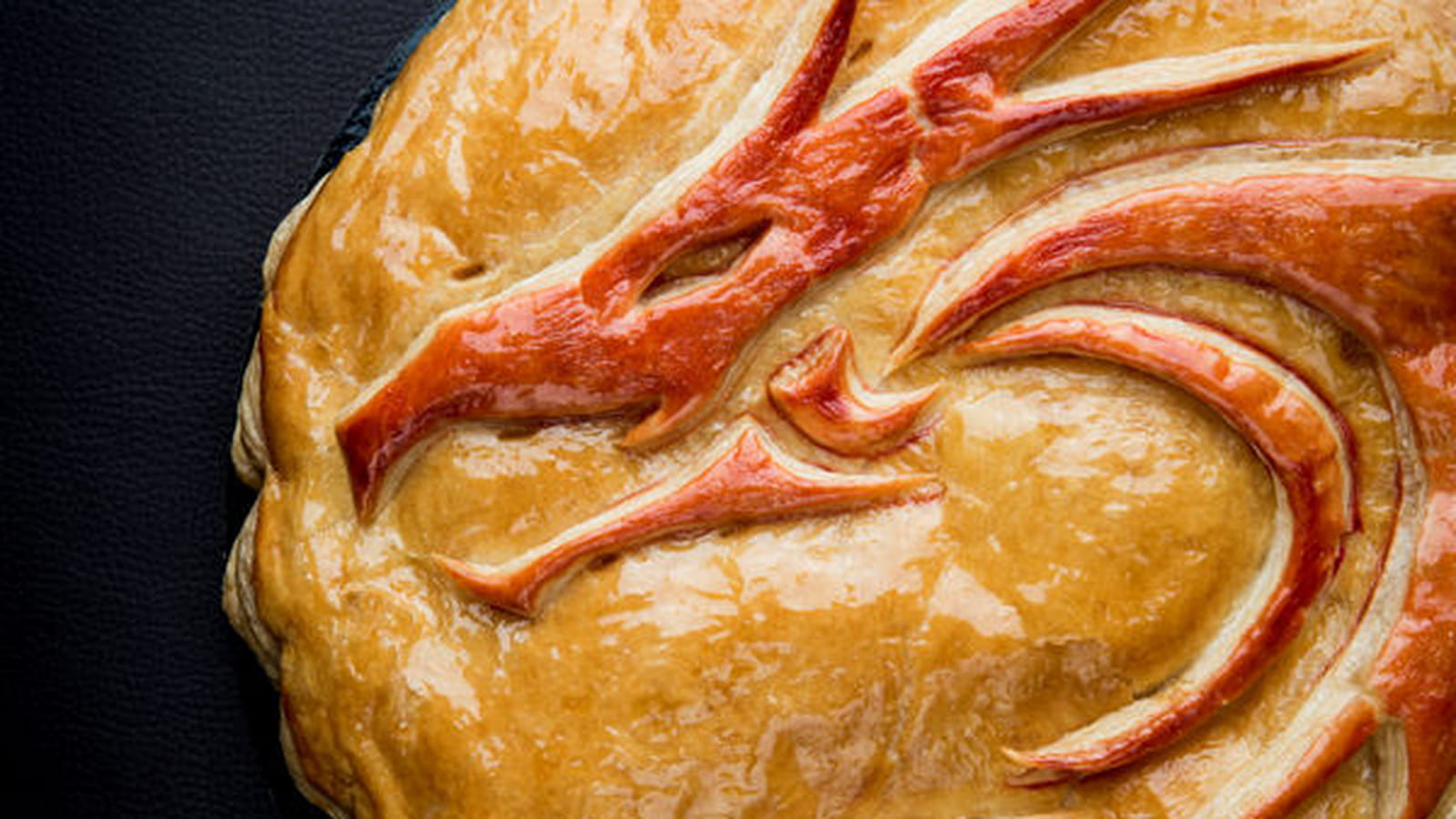 Galette des Rois à la framboise du Buddha Bar Hotel Paris