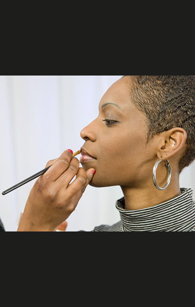 Le&ccedil;on de maquillage pour peaux mates &agrave; fonc&eacute;es