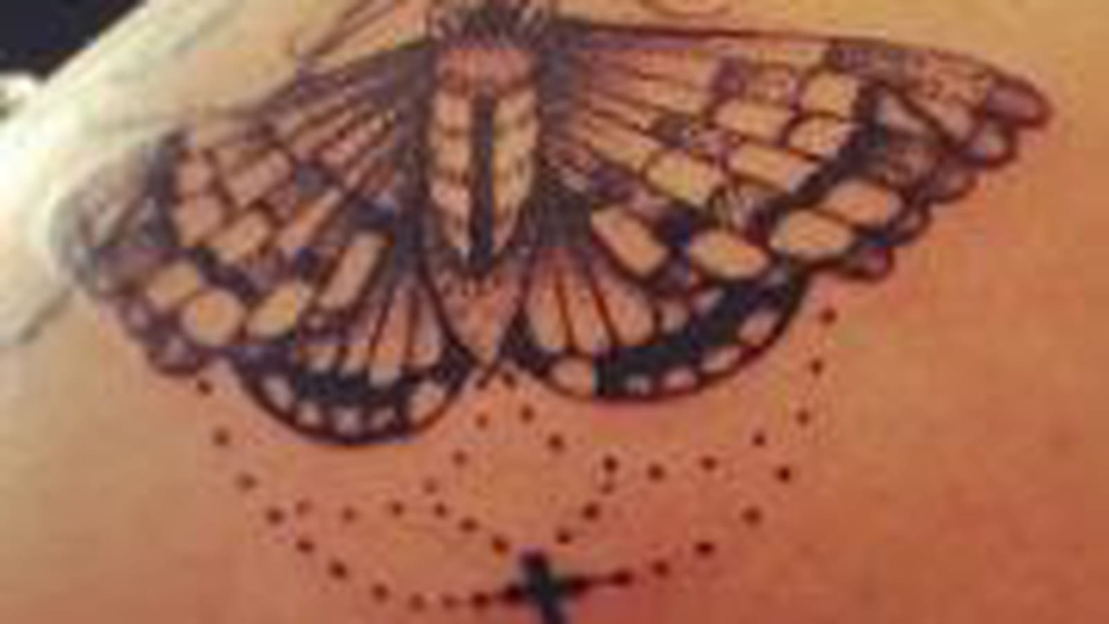 Exemple de tatouage dotwork