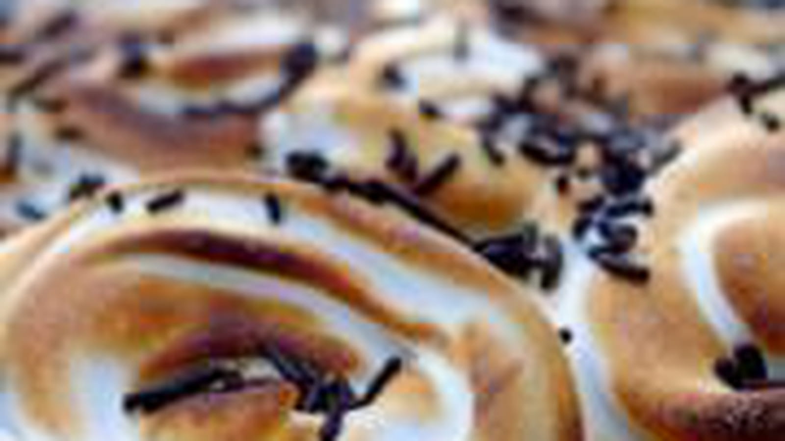 Gâteau aux épices et meringue à la réglisse